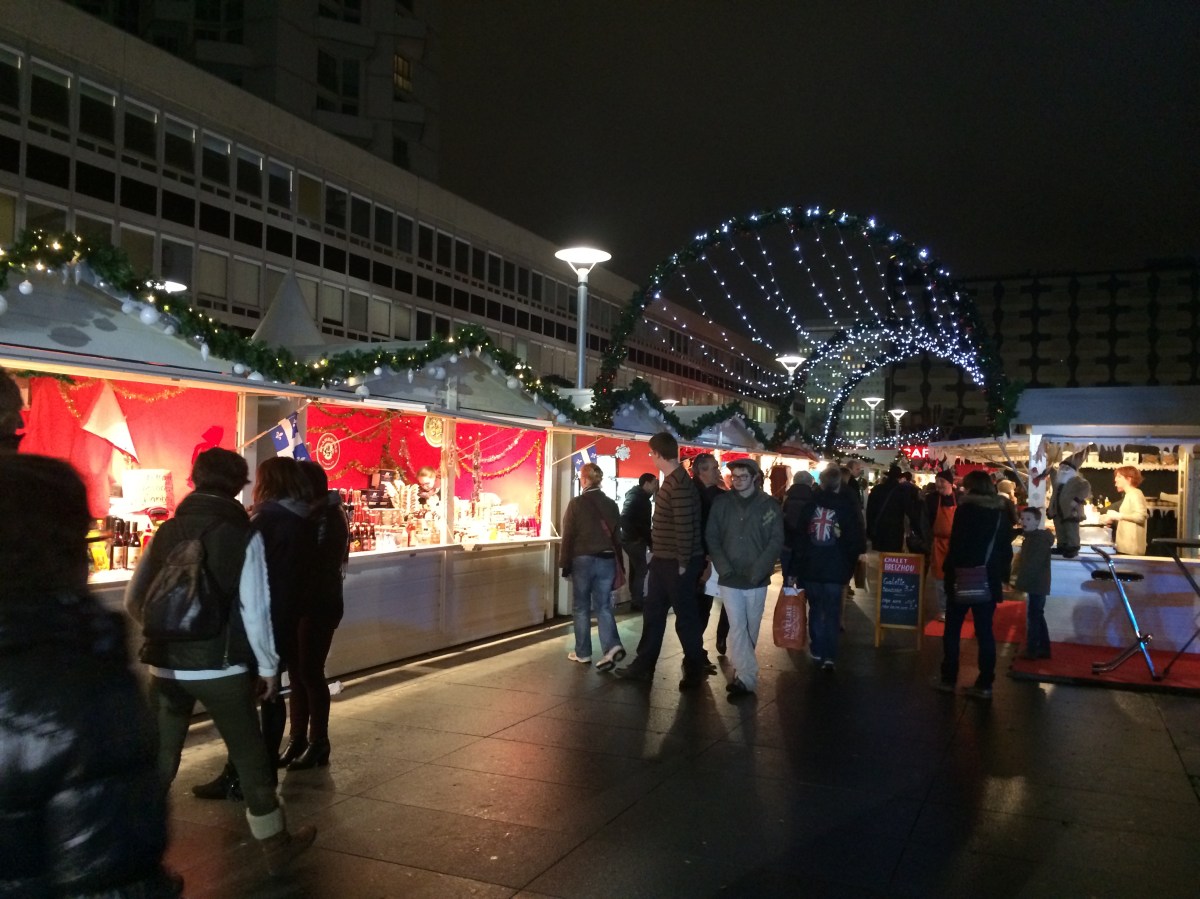 Le marché de noel de Rennes de nuit