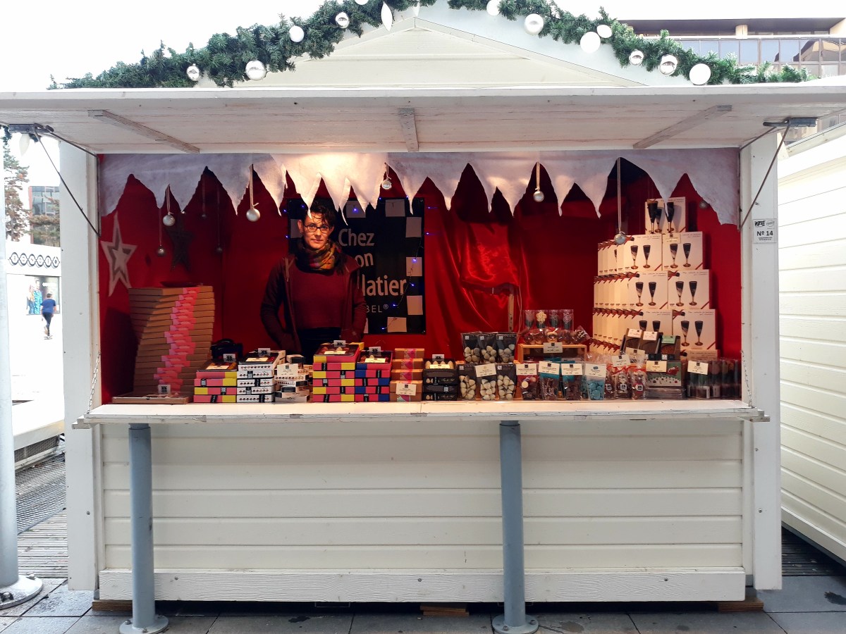 Artisan chocolatier sur le marché de Noel de Rennes