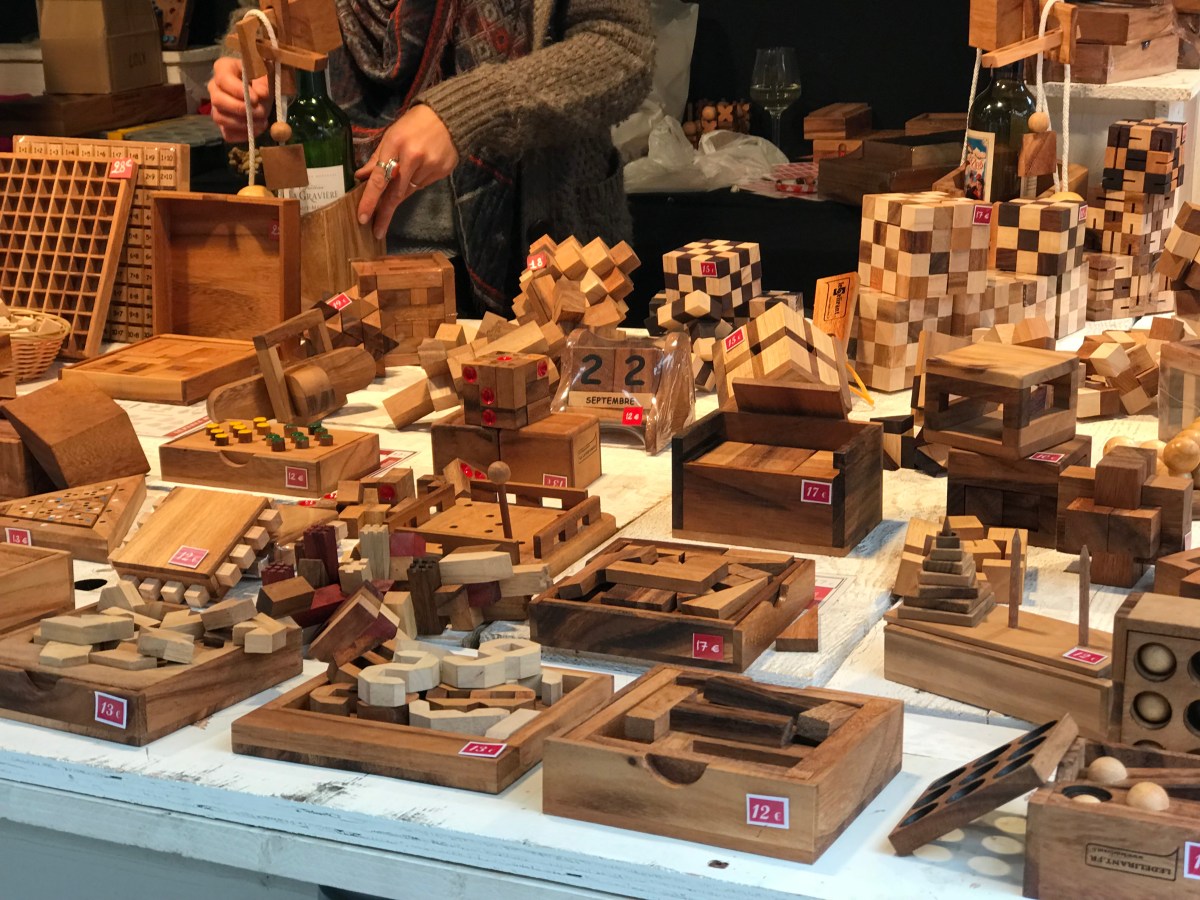 Jeux et jouets en bois